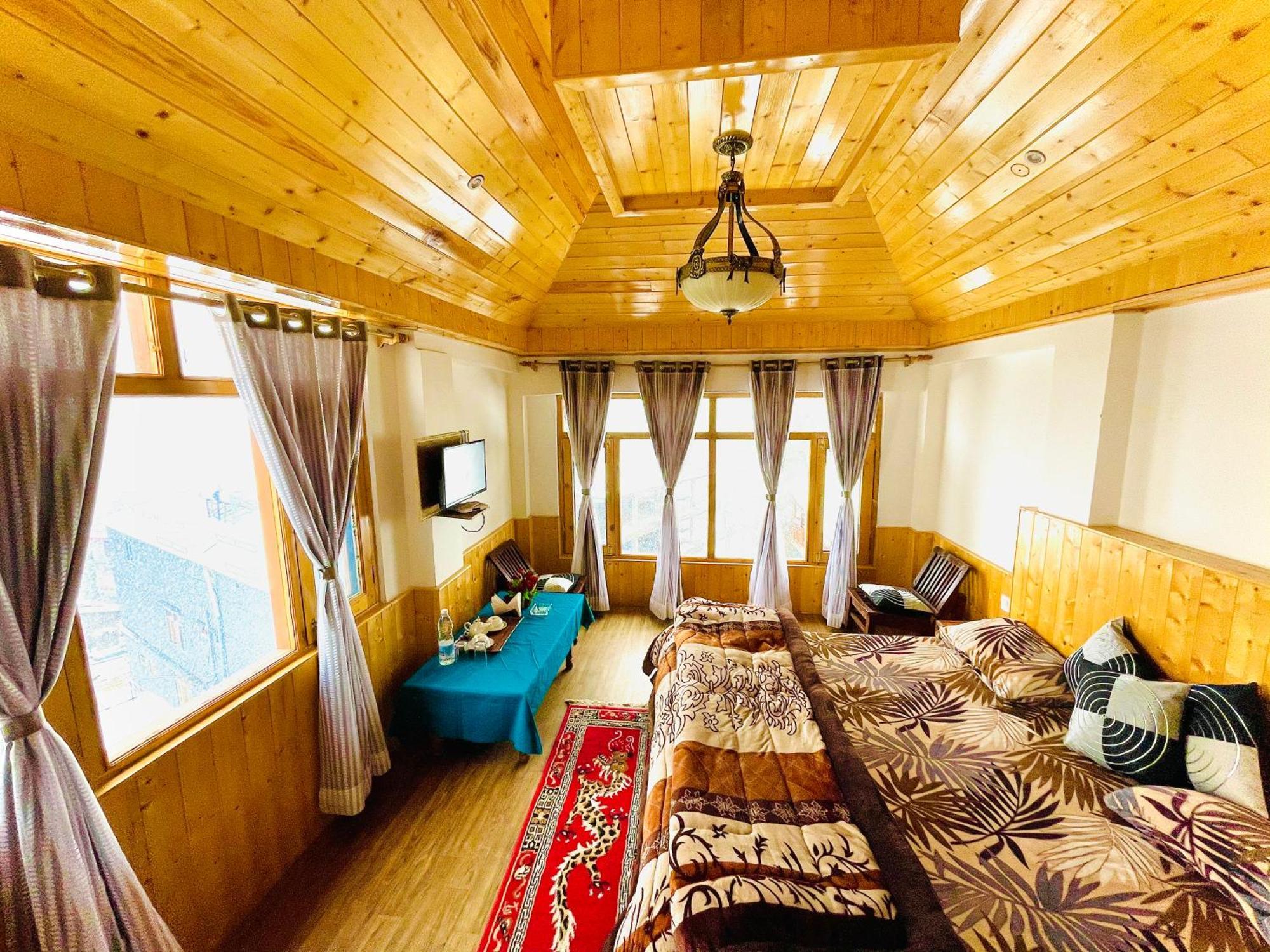 Хостел La Voglia-Old Manali Экстерьер фото