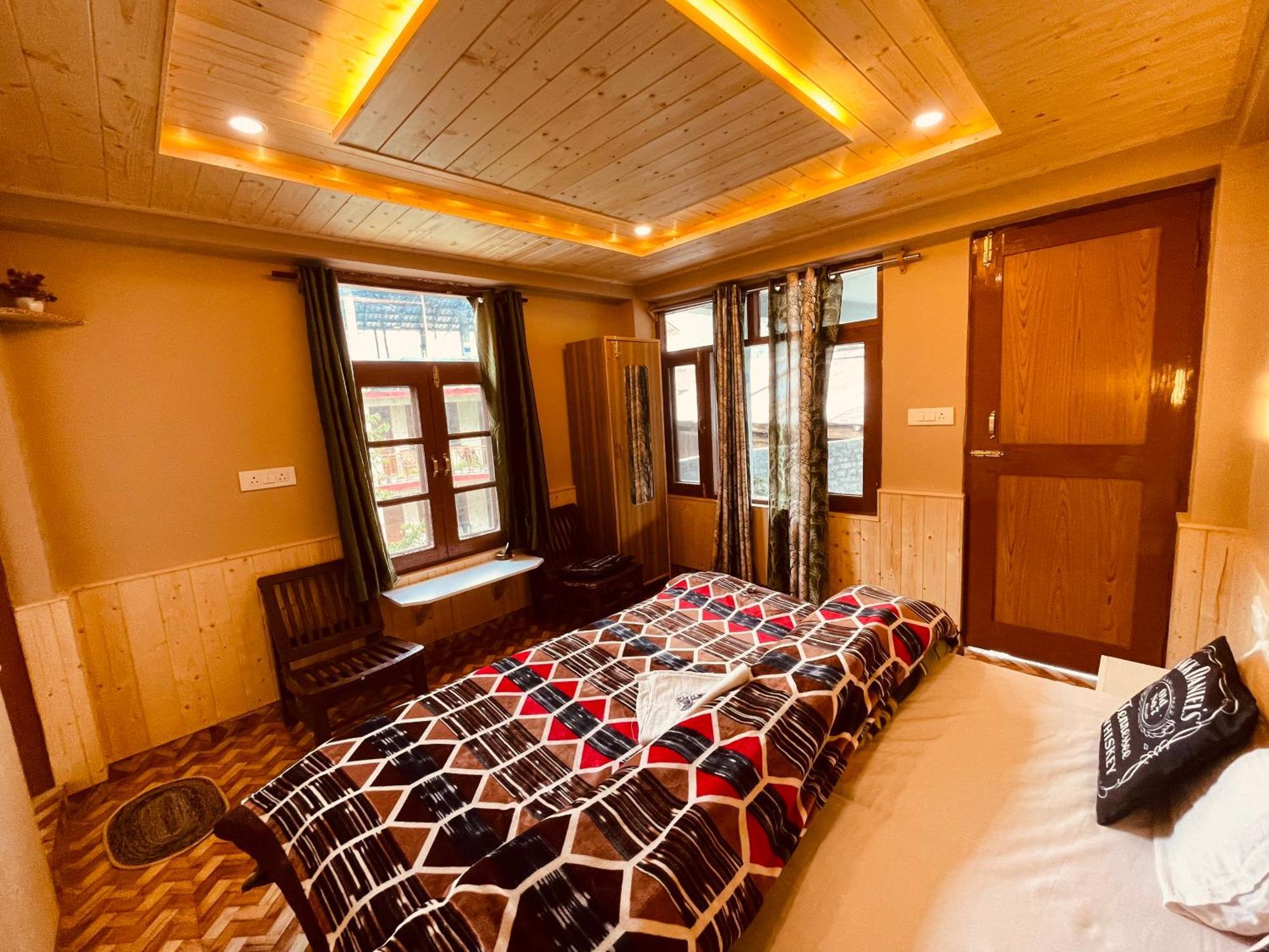 Хостел La Voglia-Old Manali Экстерьер фото
